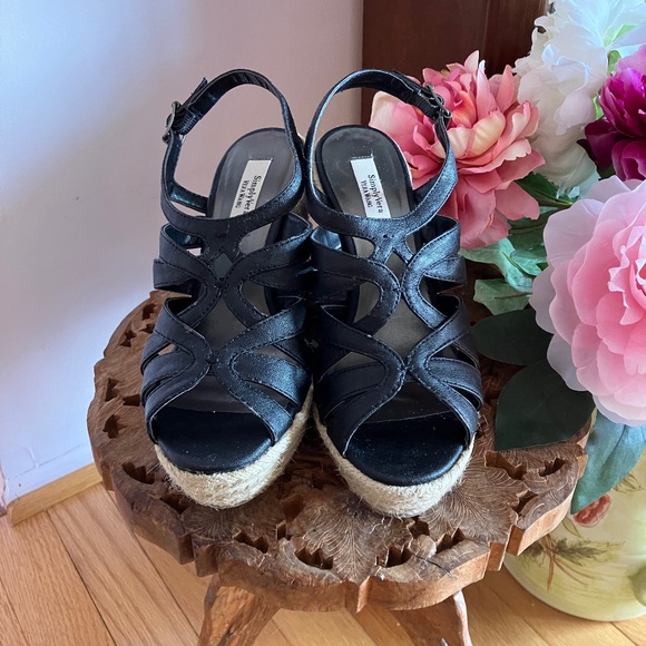 Vera Wang Wedge Platform Sandals-Good Used Condition - Picture 2 of 10